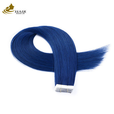 Invisi senza groviglio in estensioni di capelli colorate morbide e di seta